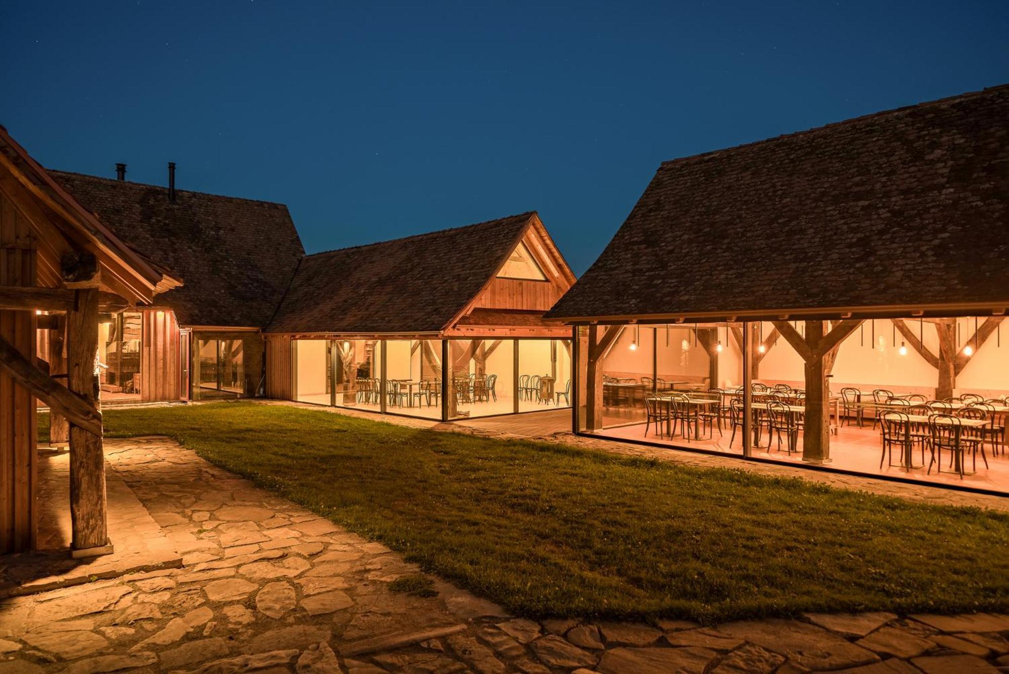 Mesendorf Gasthaus Ngoại thất bức ảnh